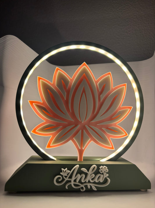 LED-Ringleuchte „Lotusblume“ inkl. Wunschtext - 3D-gedruckt